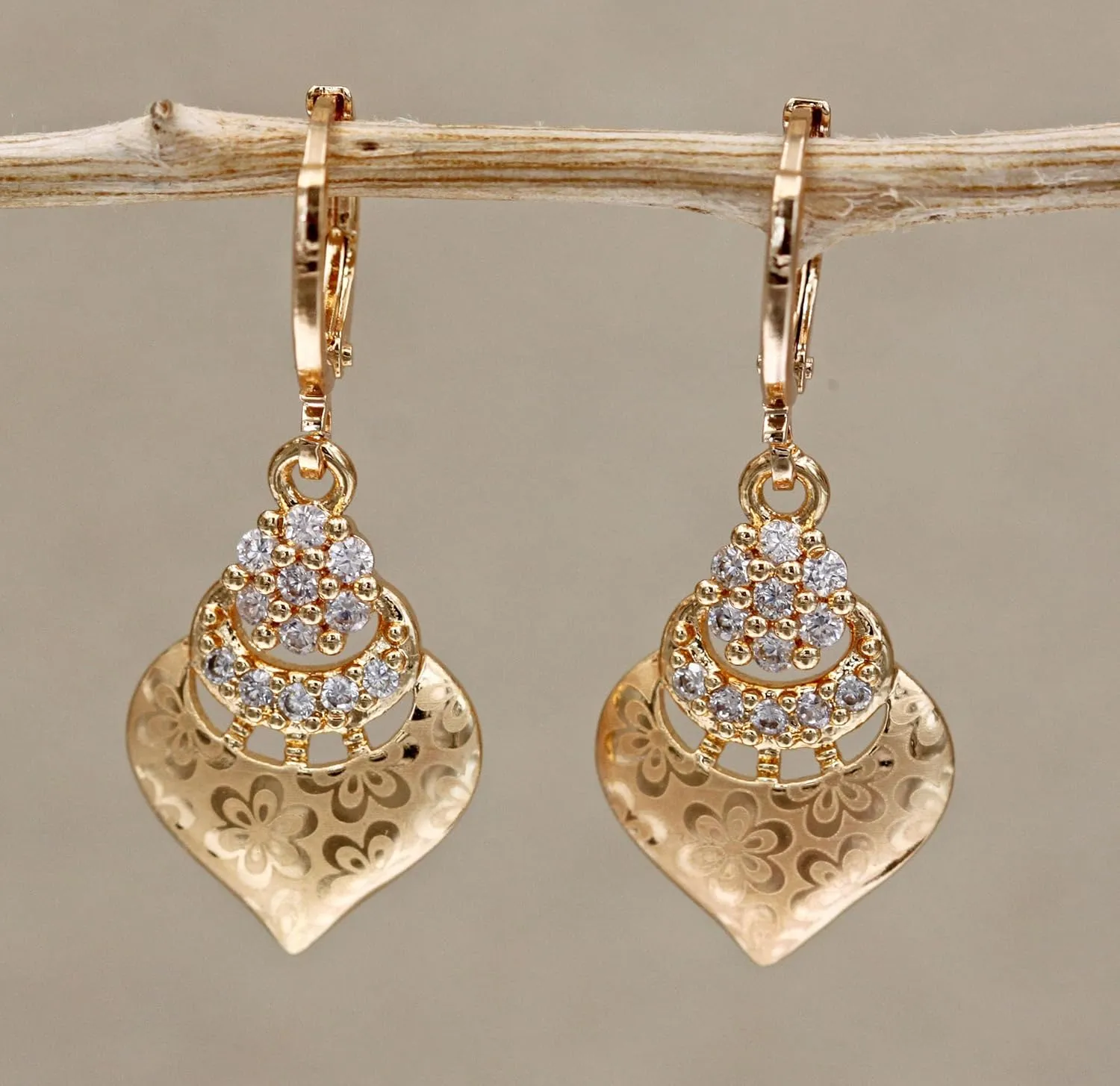 18K Gold Plated, 4 Pairs Drop Dangle Earrings Set for Women, Flower/Heart/Animal/Pearl Drop earrings, Hypoallergenic Cubic Zirconia Earrings, Lightweight, Party earrings, gold earrings, Jewelry for Gifts, Fashion