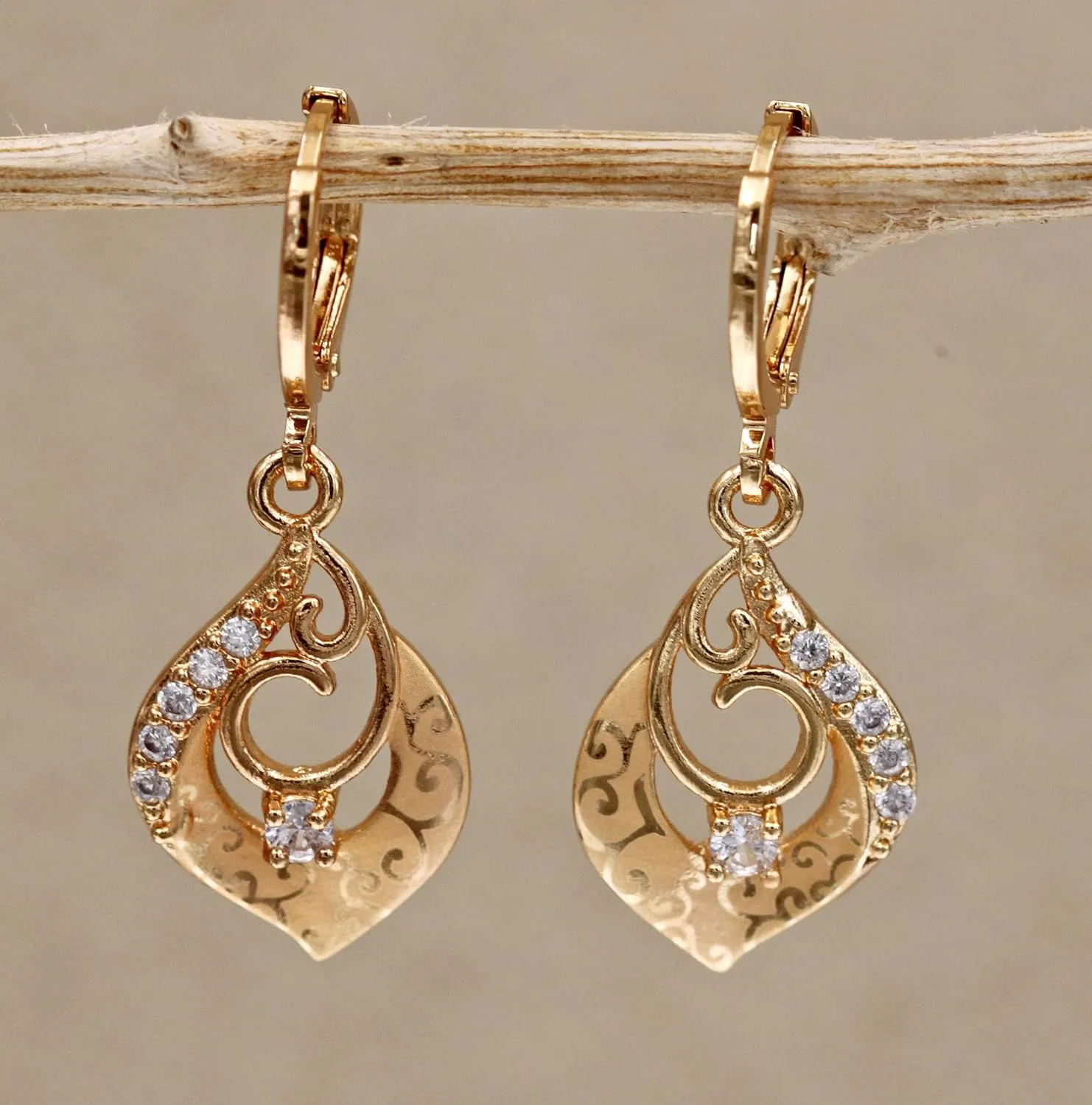 18K Gold Plated, 4 Pairs Drop Dangle Earrings Set for Women, Flower/Heart/Animal/Pearl Drop earrings, Hypoallergenic Cubic Zirconia Earrings, Lightweight, Party earrings, gold earrings, Jewelry for Gifts, Fashion