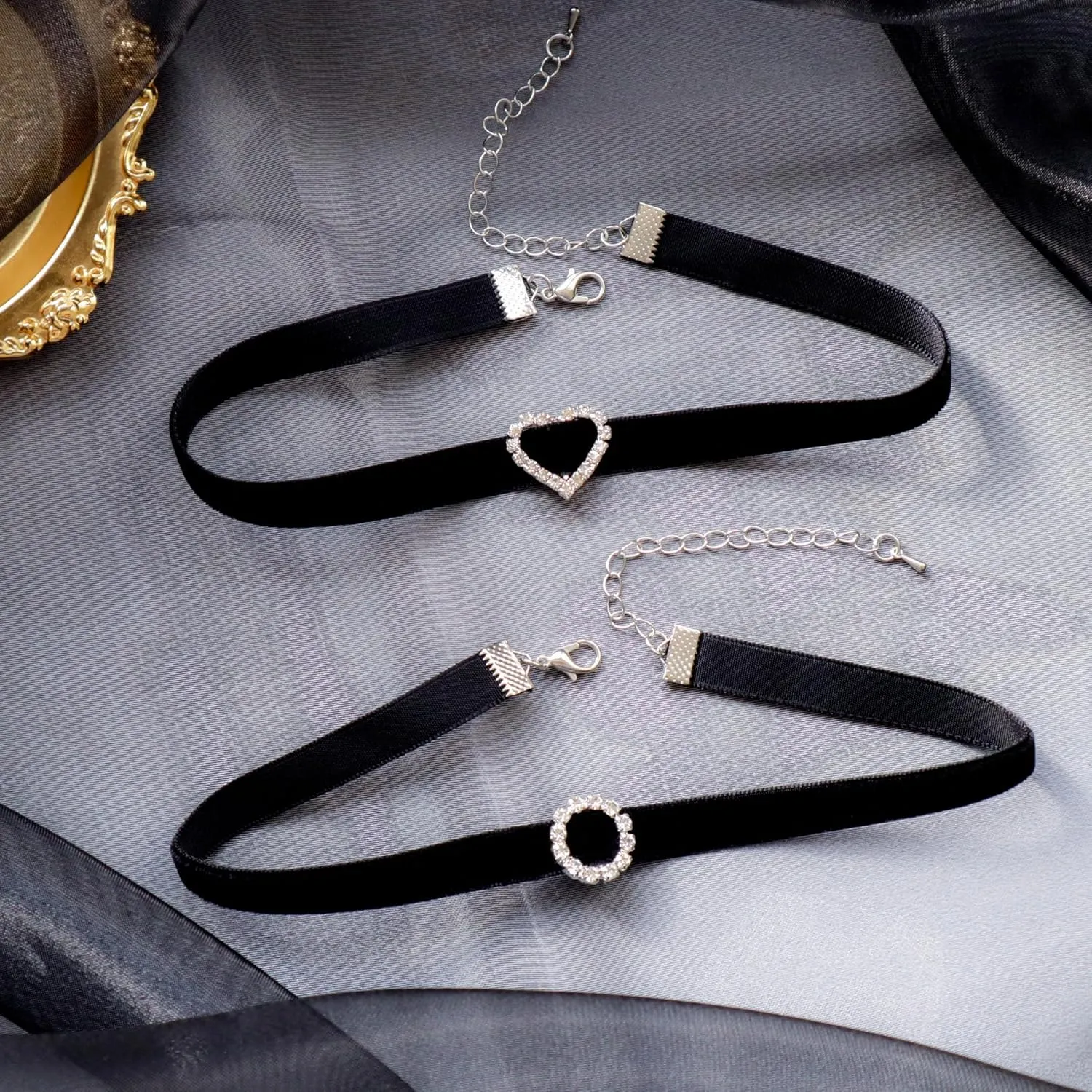 Black Choker Necklaces for Women 90s Red Black Velvet Choker Necklace Thick Thin Black Chocker Gold Tube Heart Circle Choker Necklace Lace Tatto Collar Necklace Goth Choker Jewelry