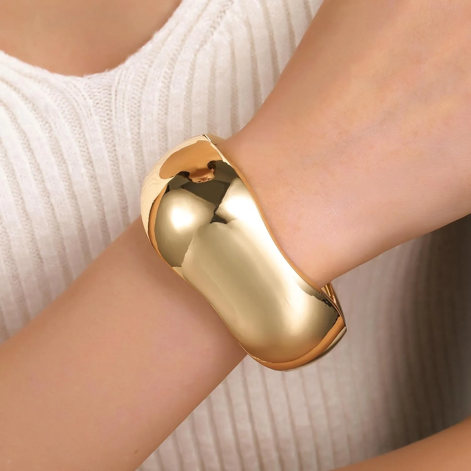 Chunky Gold/Silver Gold Cuff Bangle Bracelets for Women Trendy Hinged Cuff Open Wide Chunky Gold Bracelet Minimalist Bangle Jewelry Gift