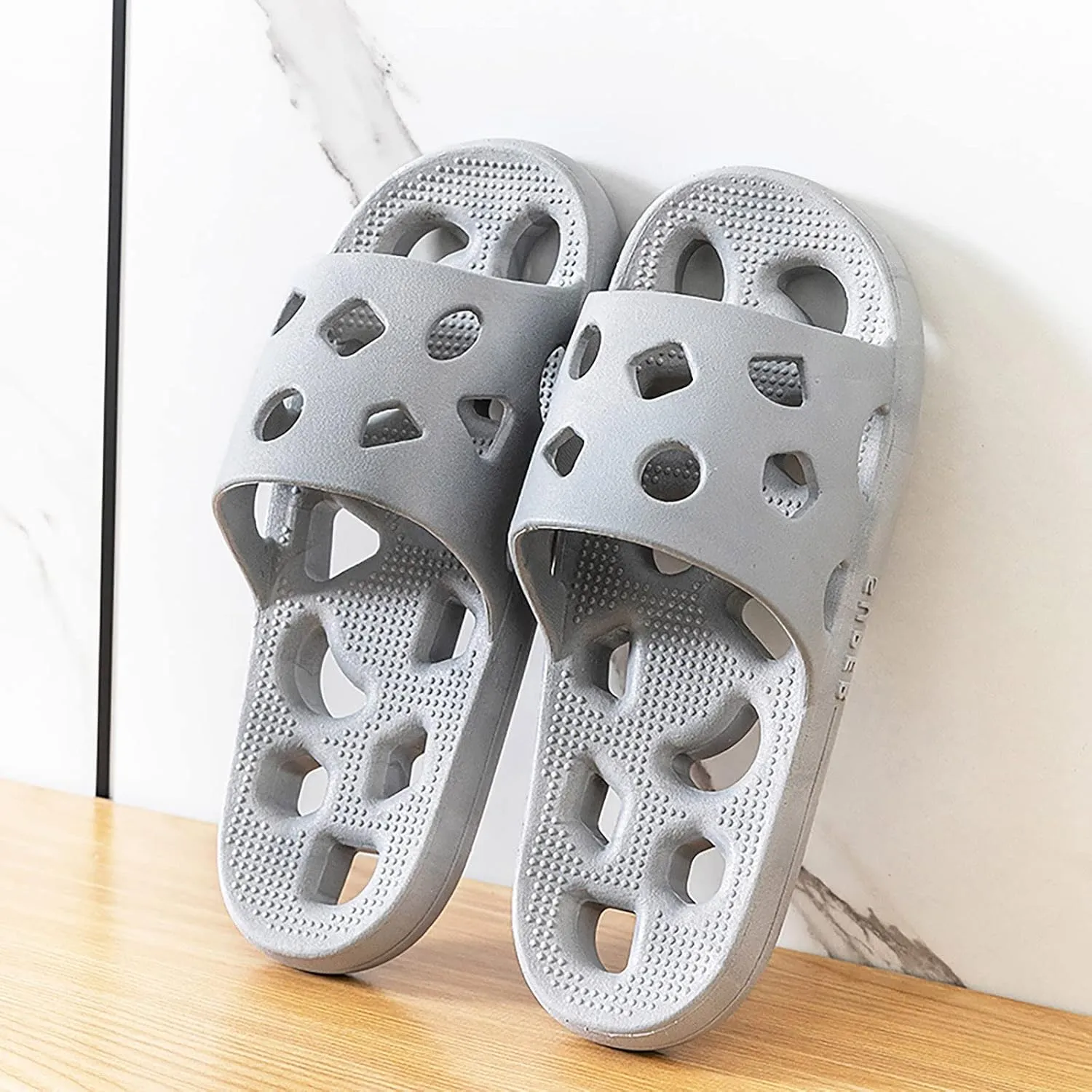 Cloud Slippers for Men Womens Slides Mens Shower Shoes Slides for Women Beach Indoor Public Slippers