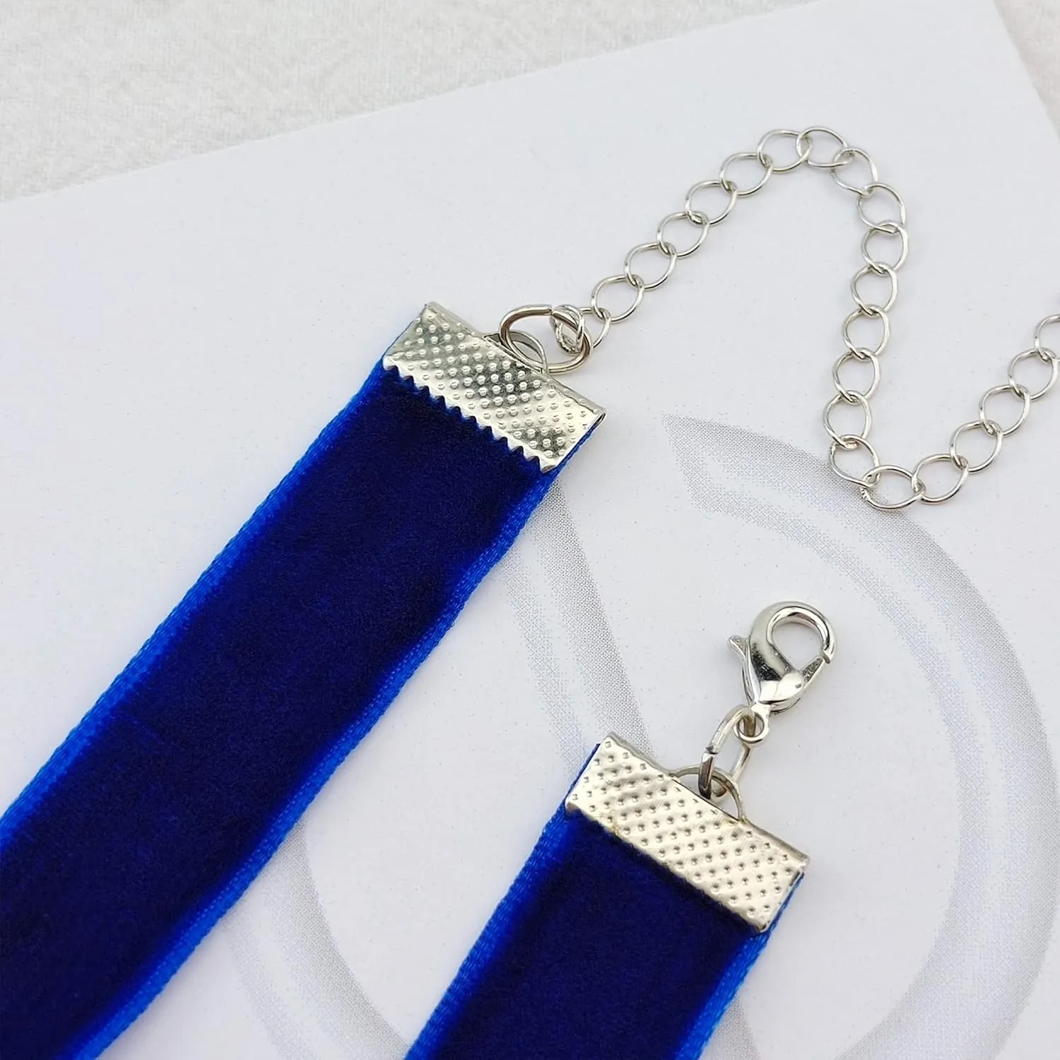 Coiris 1.6cm 20pcs Royal Blue Velvet Chokers Vintage Necklace for Women With Extension (XL-1002-5)