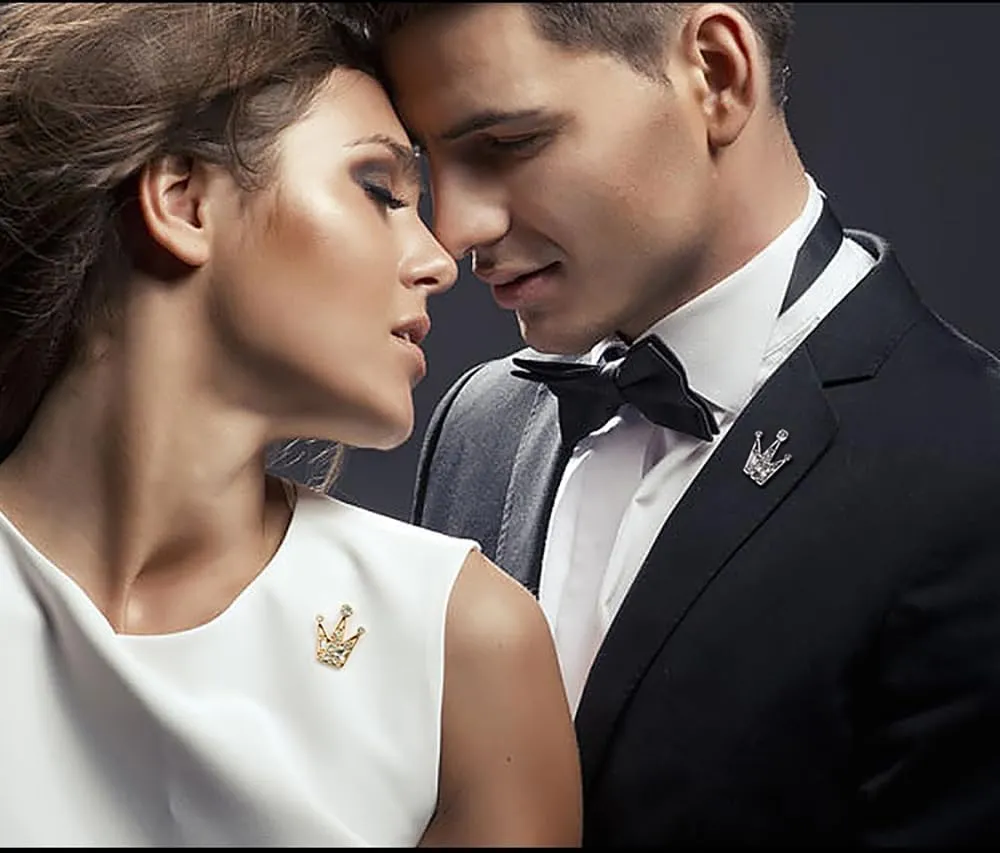 Dainty Crown Collar Brooch Pin for Women Men Girls Crystal Rhinestone Lapel Pins Cute Jewelry Gifts for Women Girls Dress Suit Shirt Jacket Clothes Accessories