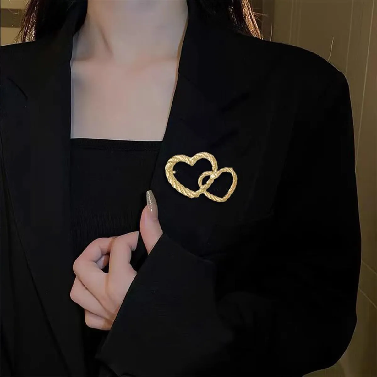 Gold/Silver Heart Brooch for Women Retro Double Heart Suit Sweater Dress Pin Clothing Hat Bag Jewelry Accessories