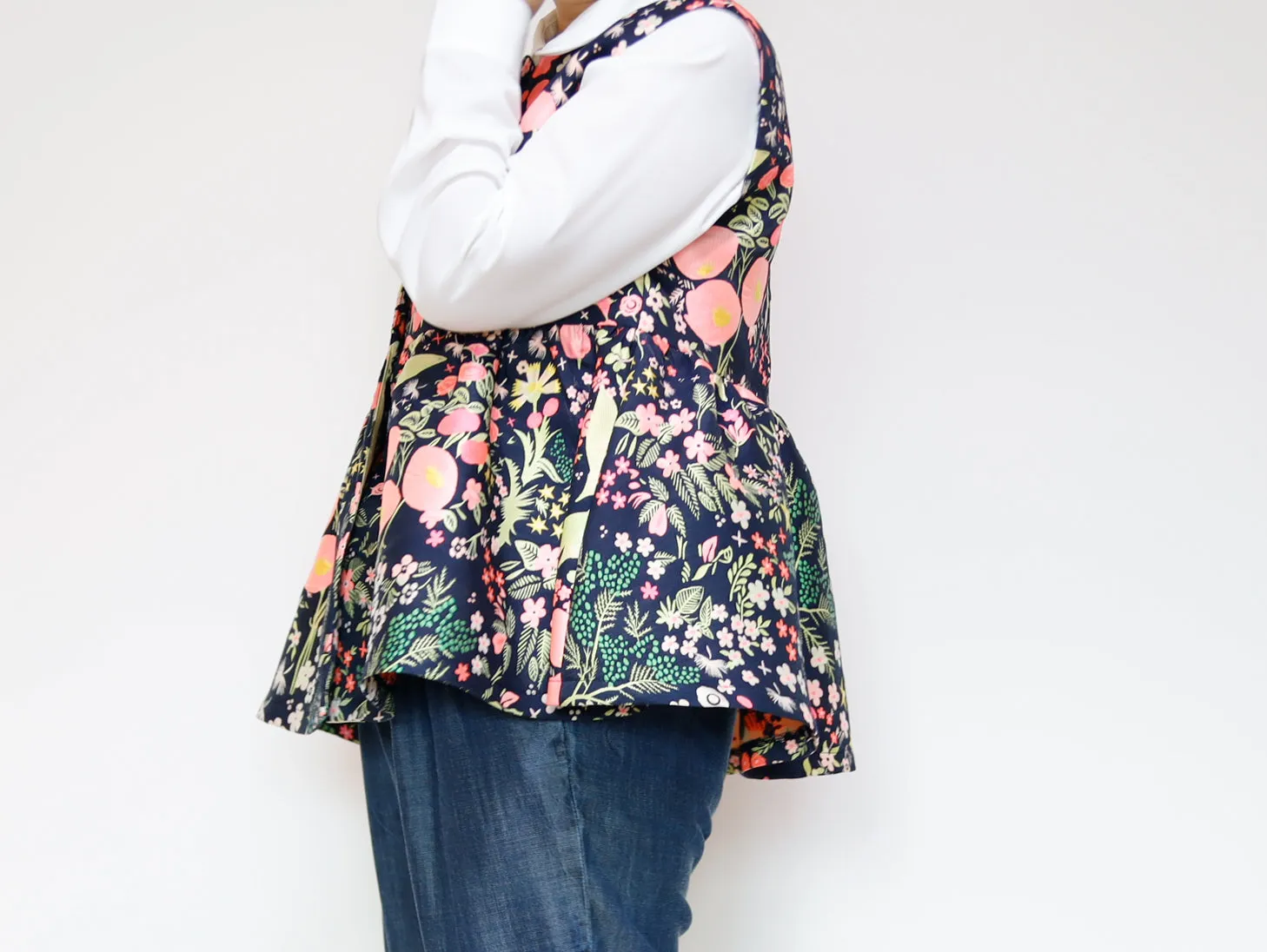 <V02A> PEPLUM VEST