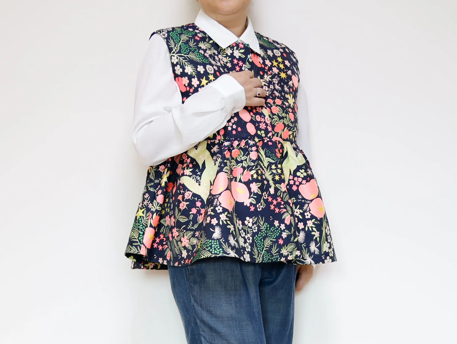 <V02A> PEPLUM VEST