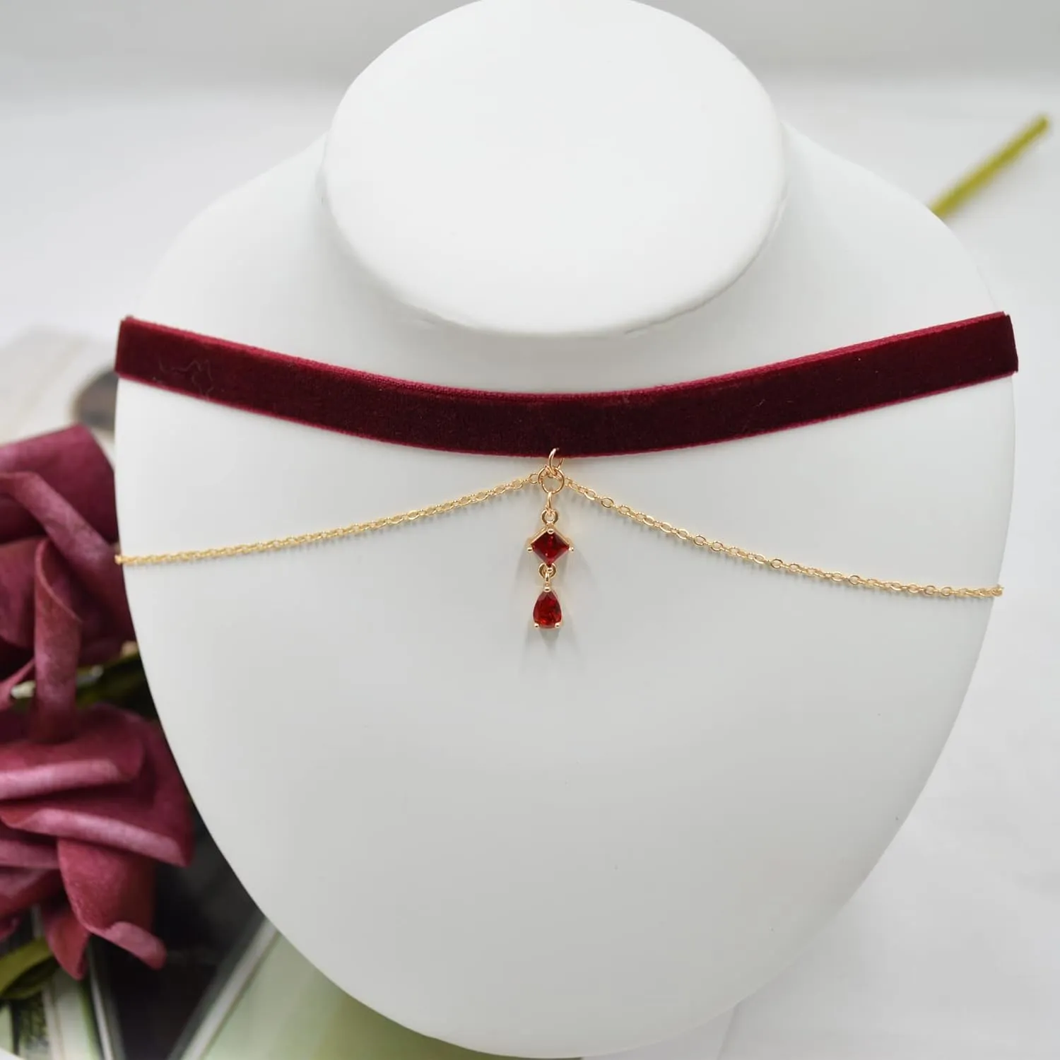 MOMOCAT Black Velvet Red Pendant Choker Necklace for Women Gothic Lace Chokers Necklace Witch Bride Vampire Accessories Aesthetic kawaii Jewelry for Women Teen Girls