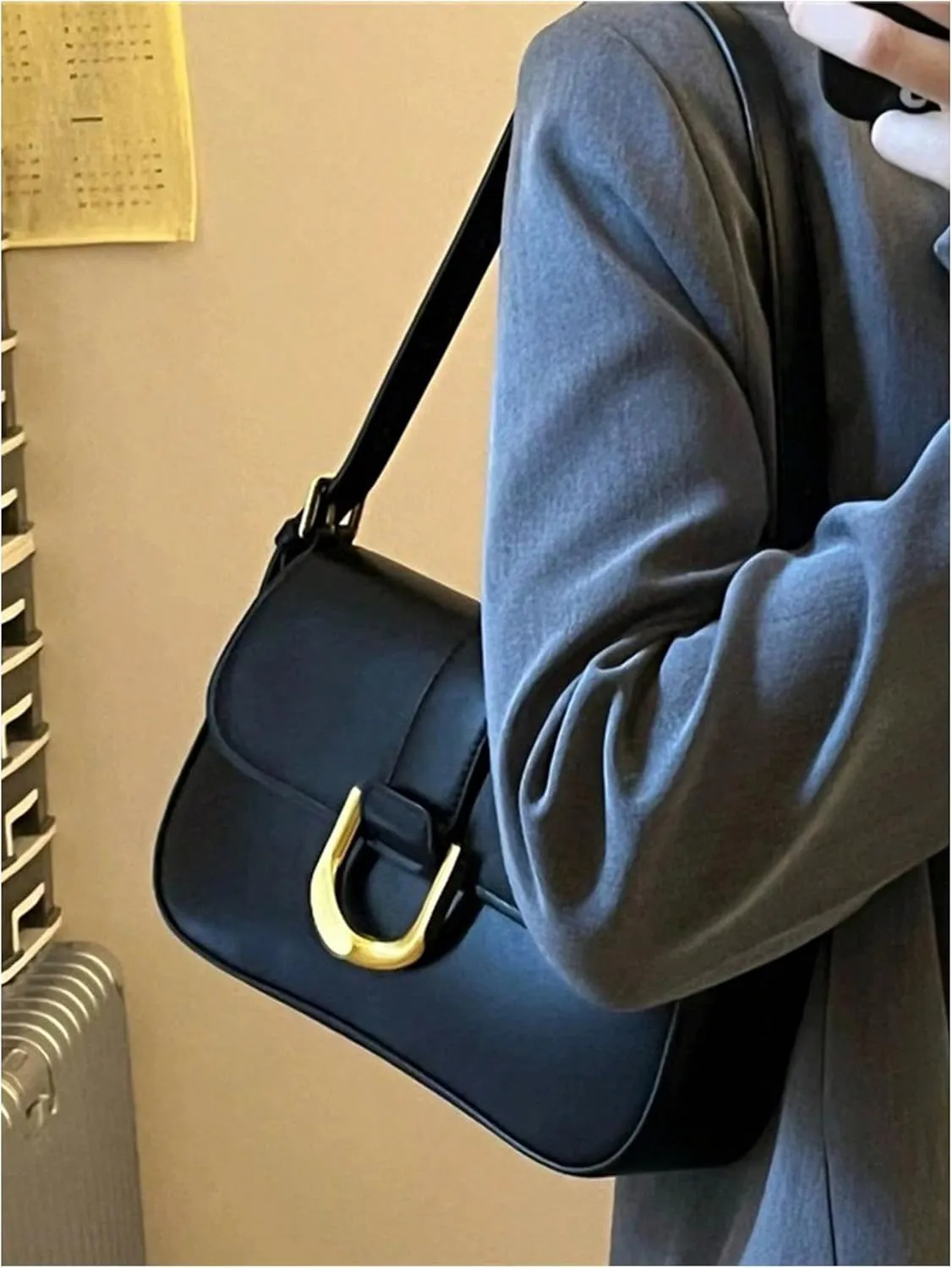 QWINEE Small Shoulder Bags for Women Metal Decor Flap Magnet Handbag Faux Leather Clutch Purse