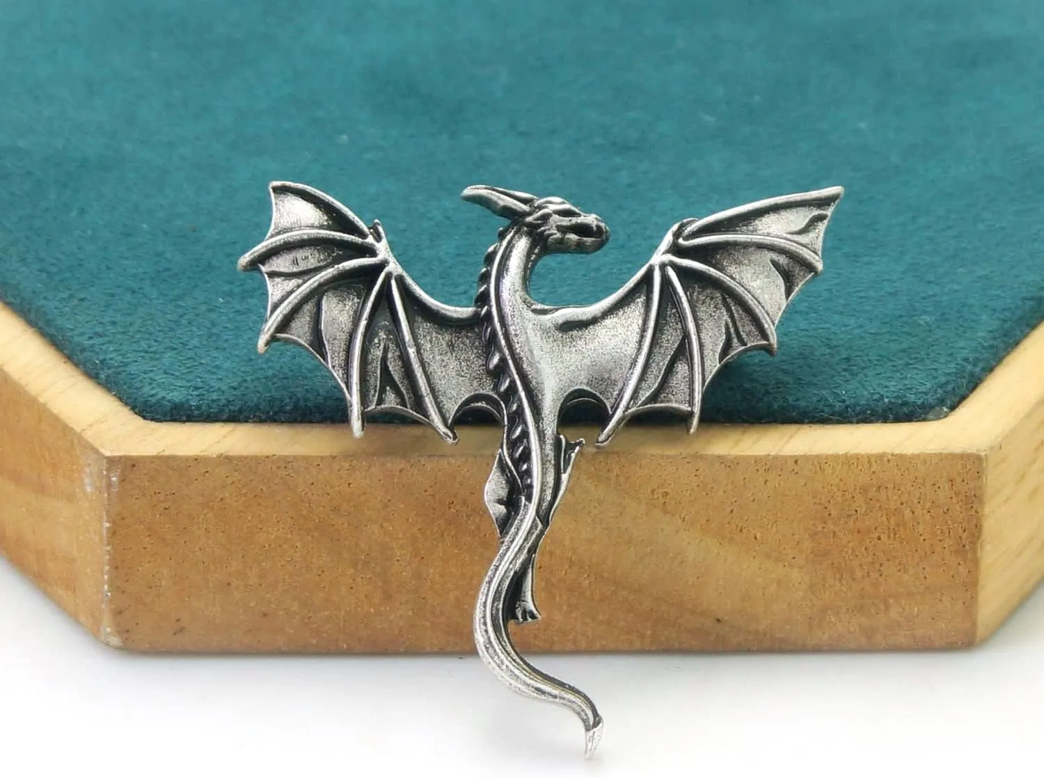 Vintage Gothic Punk Celtic Dragon Brooch Men's Brooch Accessory